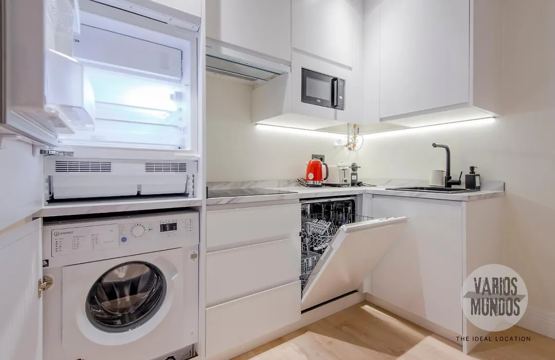 Malasaña auténtica para 8, ven a San Bernardo 20 E3-1